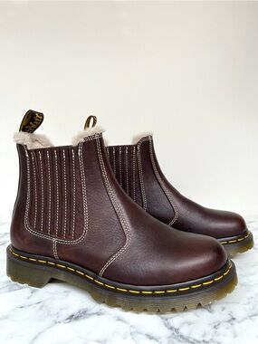 Dr.Martens Leonore II Grizzly Boots In Dark Brown Leather Sherpa Lined Women’s 9
